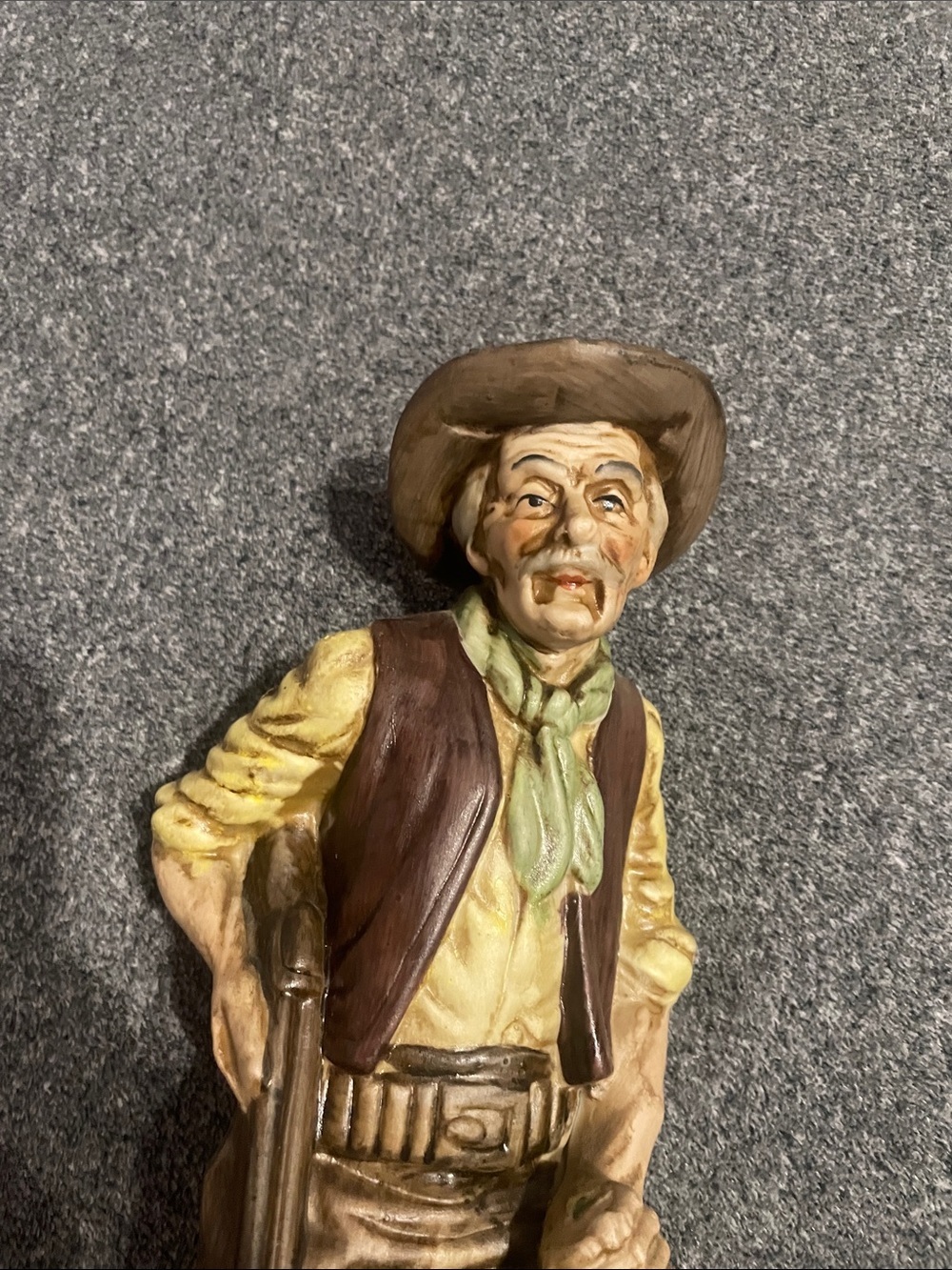 Vintage Couple Figurines in Earth Tones - Picture 7 of 7